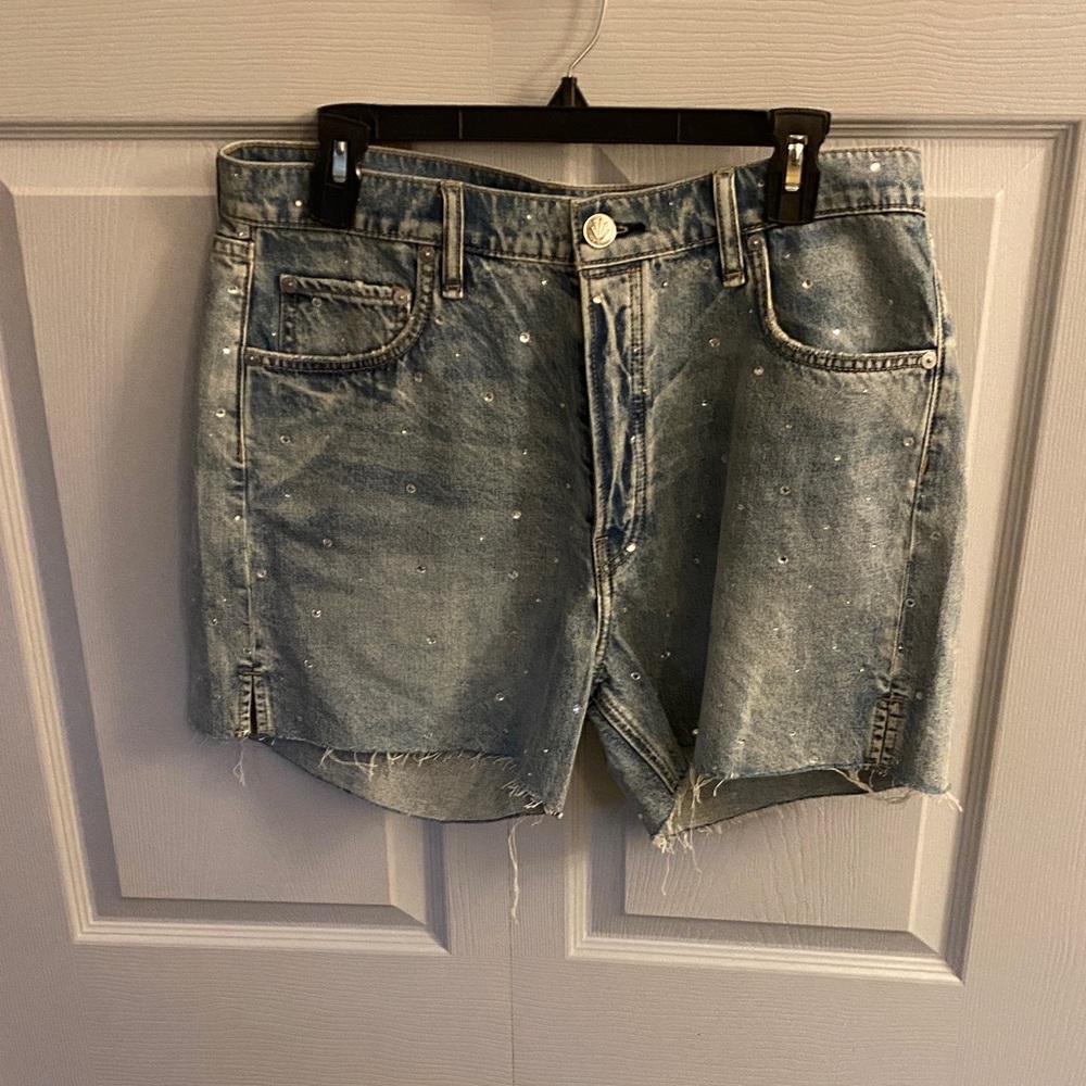 NWOT Rag and Bone studded Denim Shorts. Never worn. Size 31